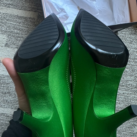 Louis Vuitton Archlight Green Pump BNIB sz 37 Authentic - Picture 4 of 8